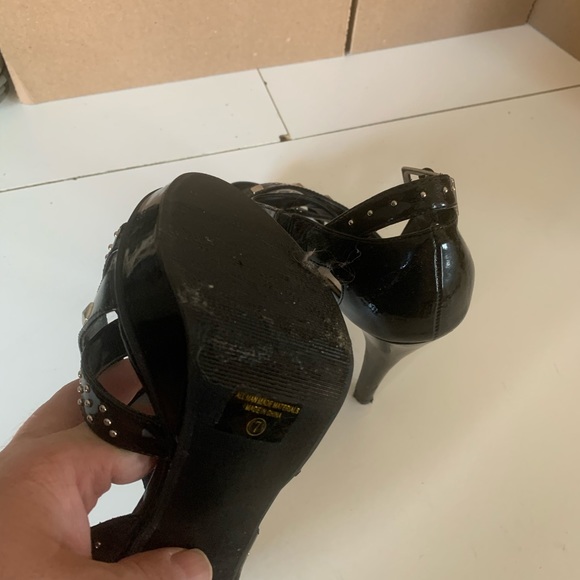 Gothy stiletto high heels gently used - Picture 4 of 6